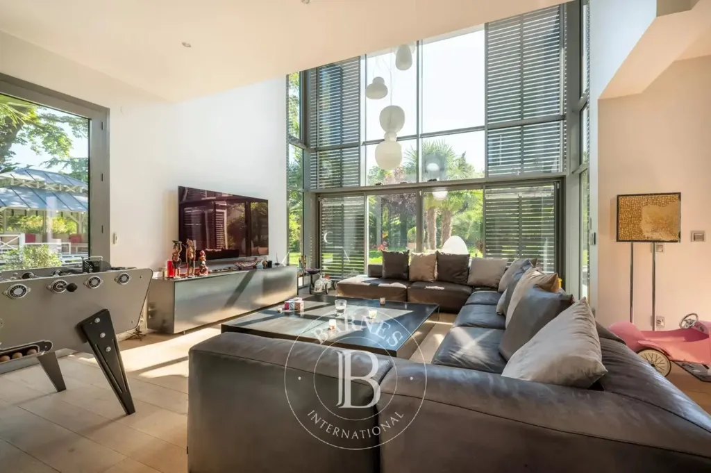 Elutuba - Contemporary Villa with Pool in Rueil Malmaison