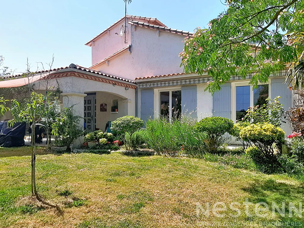 Esterno - 10-Piece Villa with Pool in Saujon