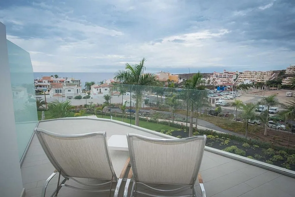 Balcone - Two Junior Suites with Pools in La Caleta