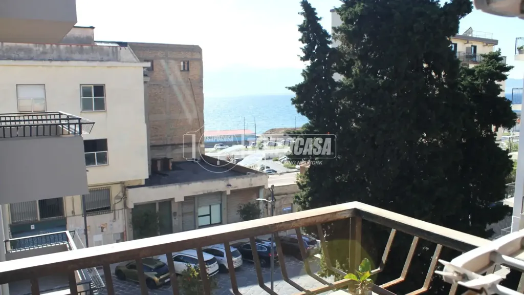Rõdu - Panoramic Penthouse with Balcony in Reggio Calabria
