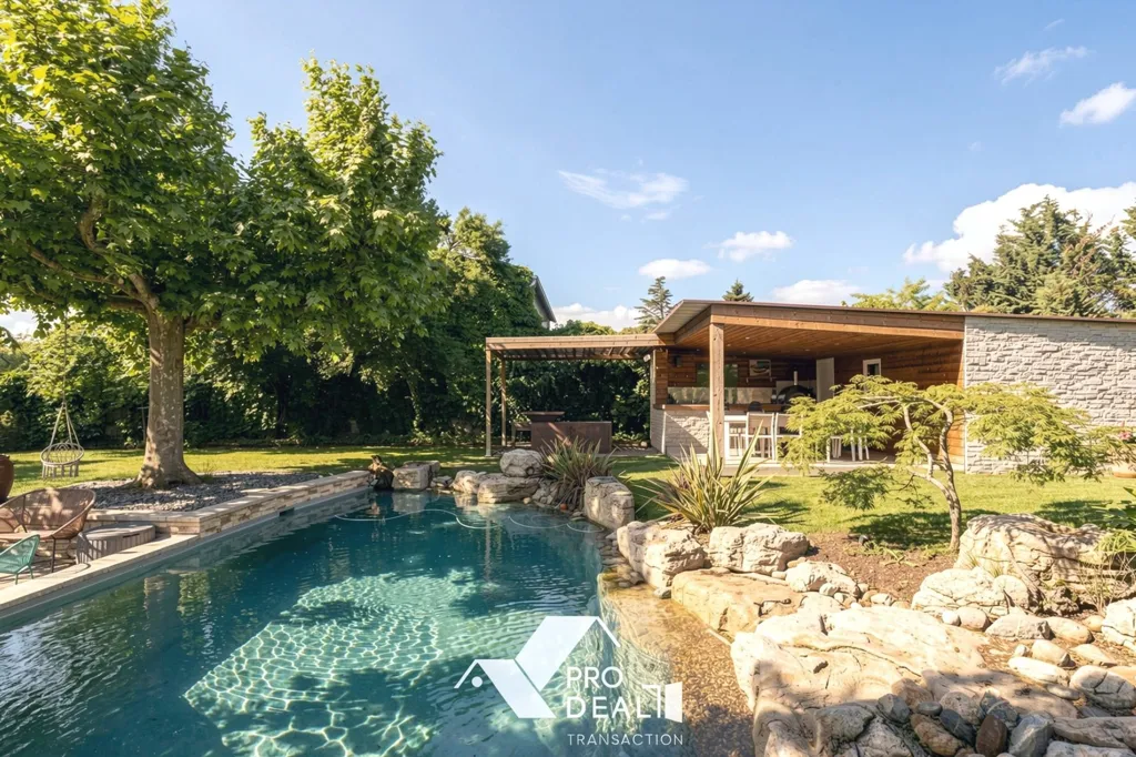 Piscine - Maison avec Piscine au Calme à Saint-Bernard