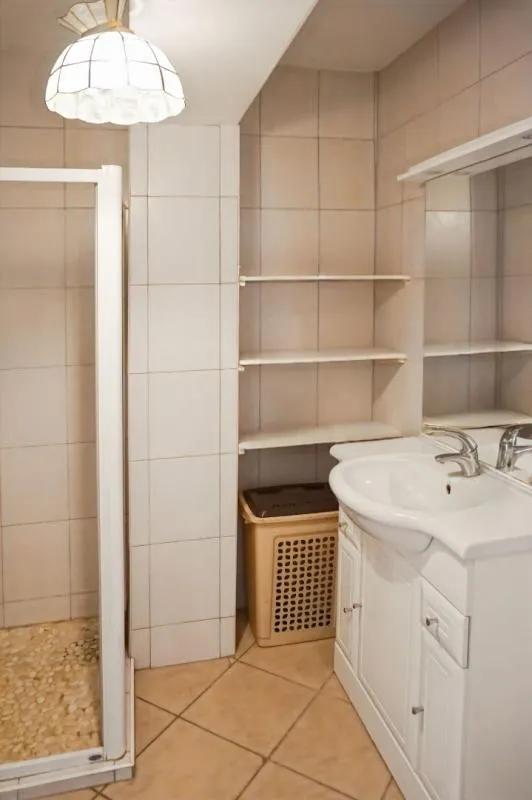 Vannitoad - Bright Four-Room Flat in Pont de Vivaux