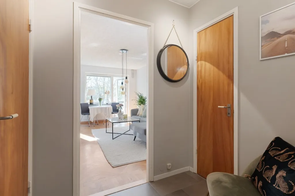 Esik - Modernised 1.5-Bedroom Flat with West-Facing Balcony in Göteborg