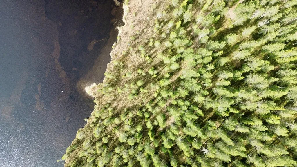 Vue aérienne - Unbuilt Plot with Lakefront in Kuusamo