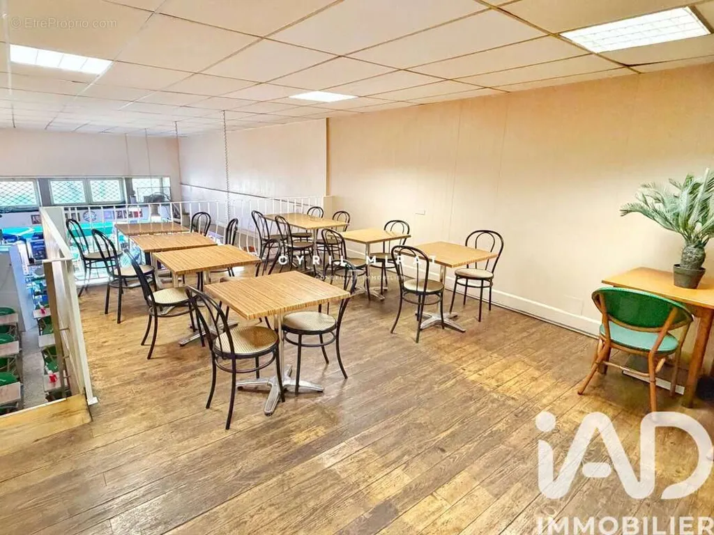 Ärihoone asukohas La Valette-Du-Var