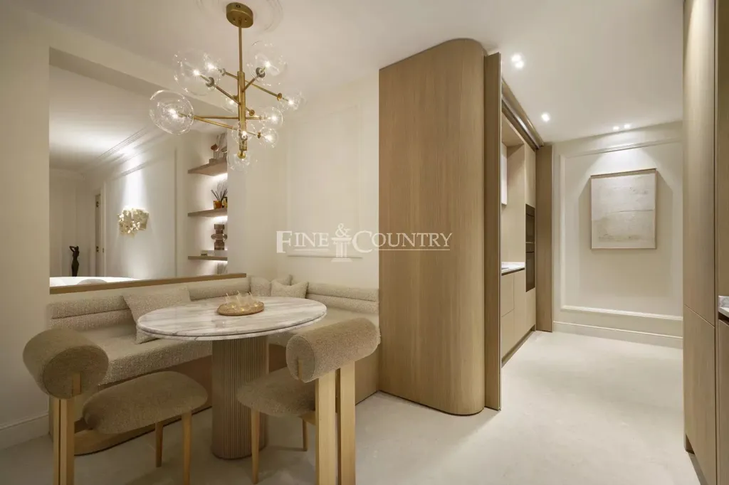 Salle à manger - Appartement Luxe avec Vue Mer à Cannes
