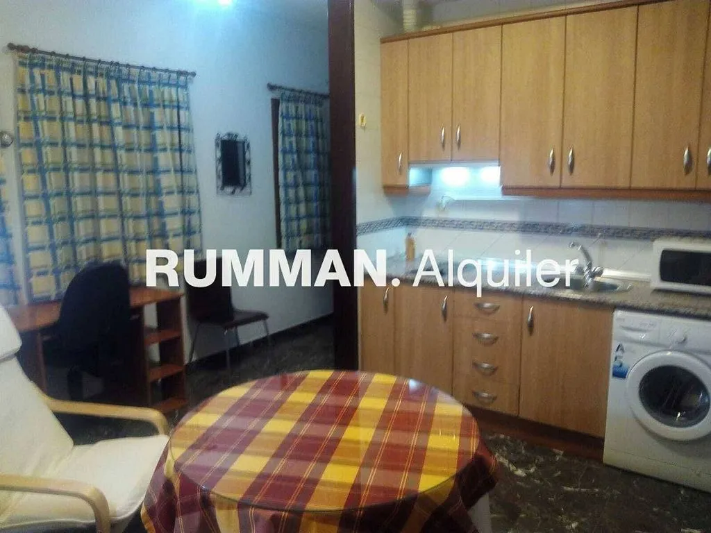 Cuisine - Studio Flat with Balcony in Granada Centre