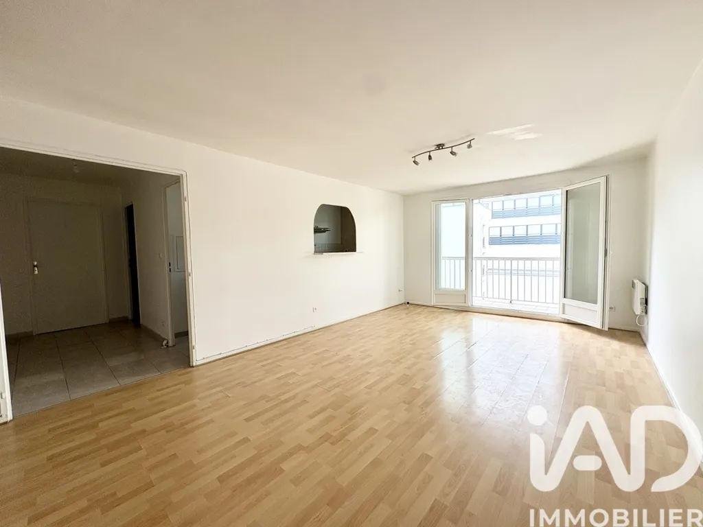 Séjour - Duplex 4 Pièces avec 2 Boxes à Montmagny