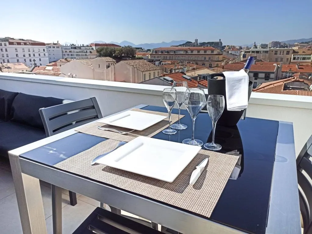 Rõdu - Luxury Flat with Terrace in Cannes