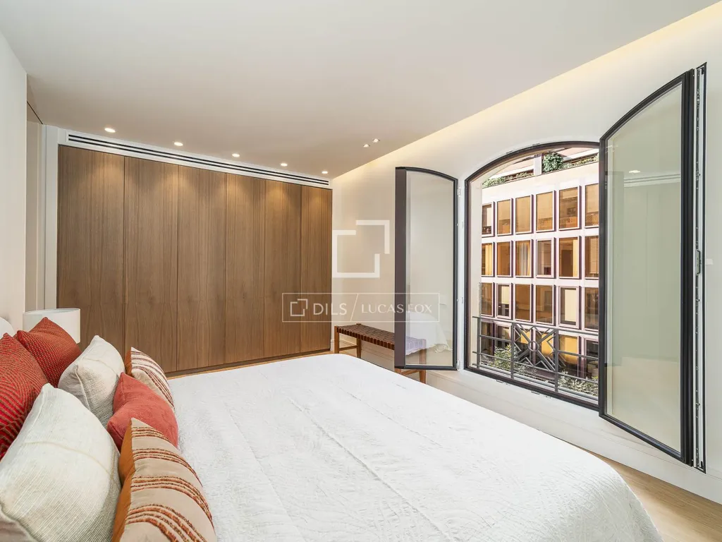 Chambres - Renovated Apartment with City Views in Eixample