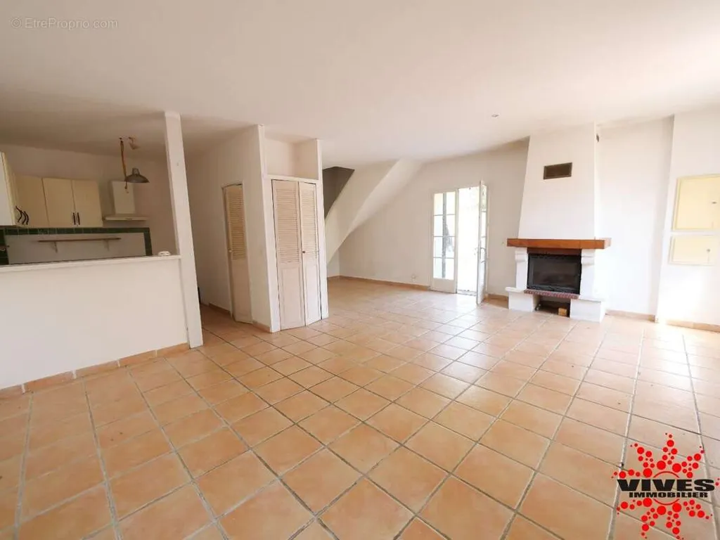 Séjour - Maison de Campagne avec Terrasse à Cruzy