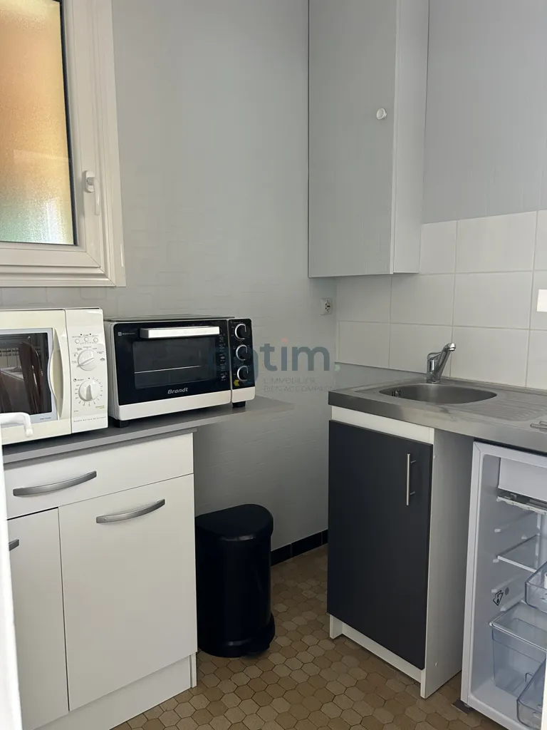 Cucina - Meubled 2-Bedroom Flat with Parking in La Guyonnière