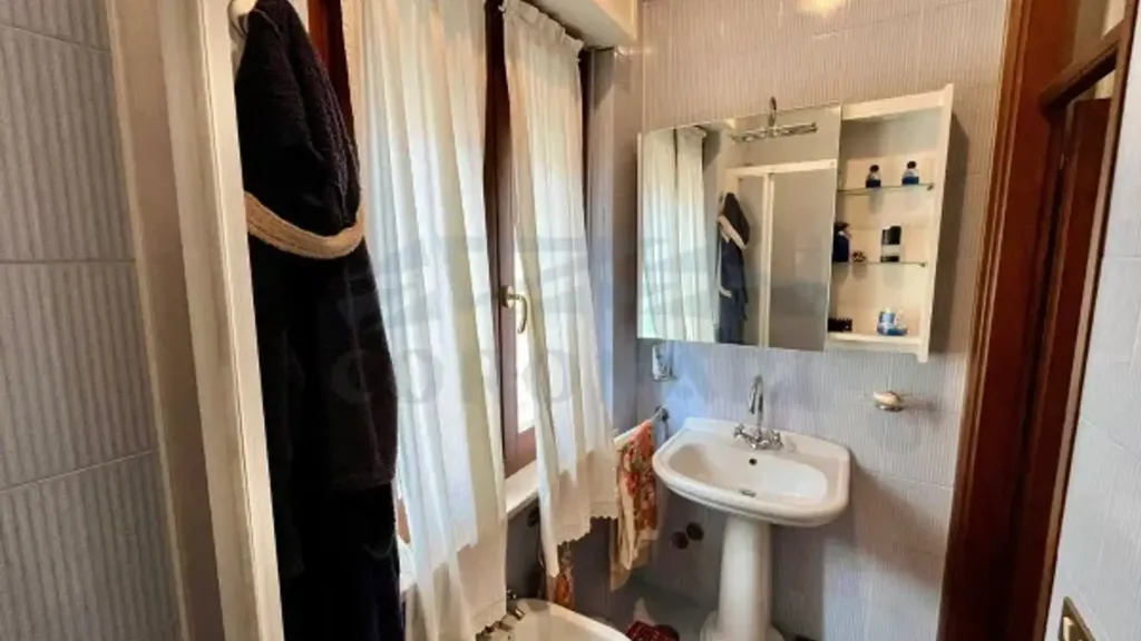 Vannitoad - Spacious Apartment with Balcony in Massa Martana