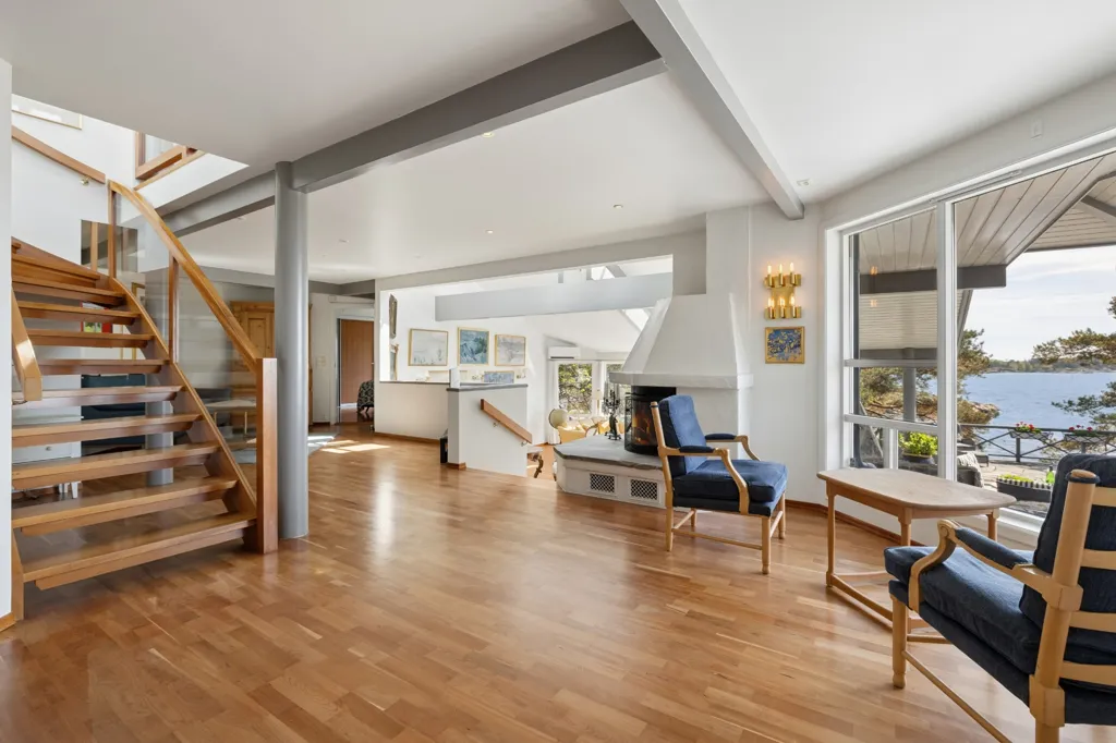 Séjour - Architectural Detached House with Private Pier in Groos