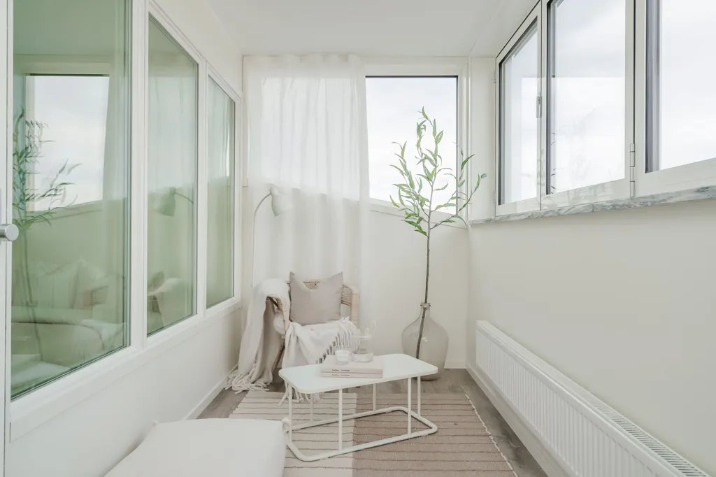 Balcone - Modern Flat with Skyline View in Central Location