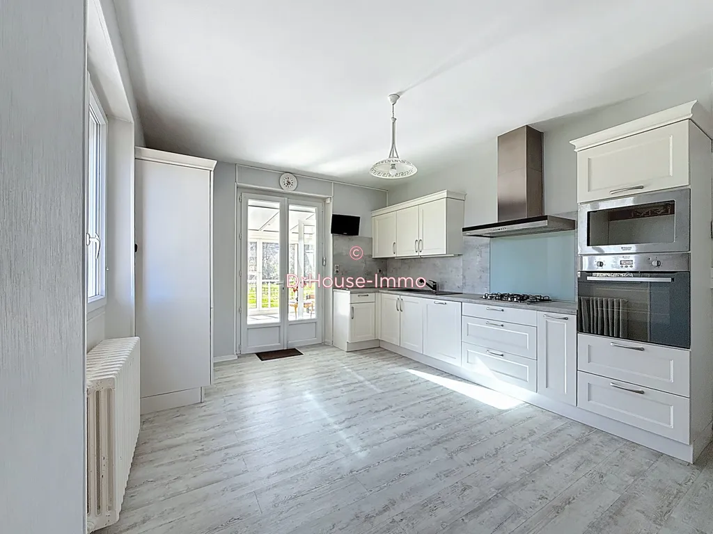 Köök - Charming House with Terrace in Lisle