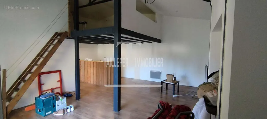 Elutuba - Commercial Property with Storage near Bergerac