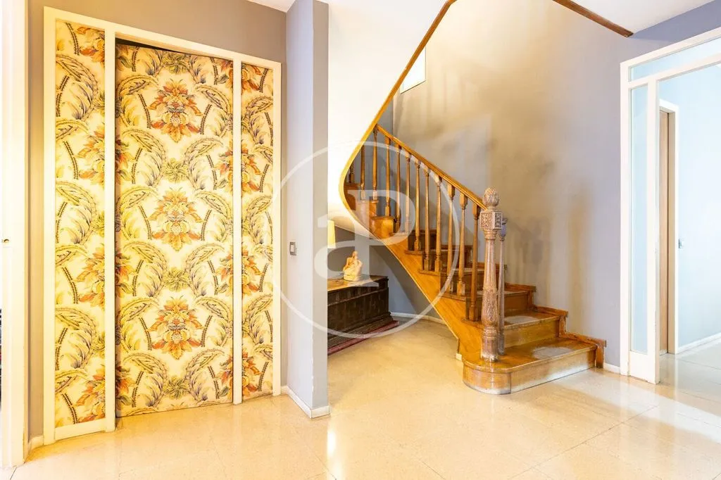 Pièces - Luxury Townhouse with Pool in Sabadell Centre