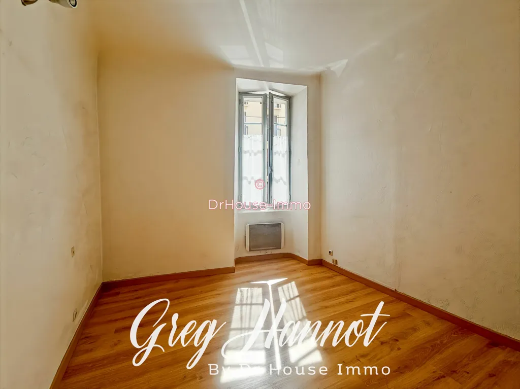Toad - Secure Apartment with Office Potential in Saint-Pierre