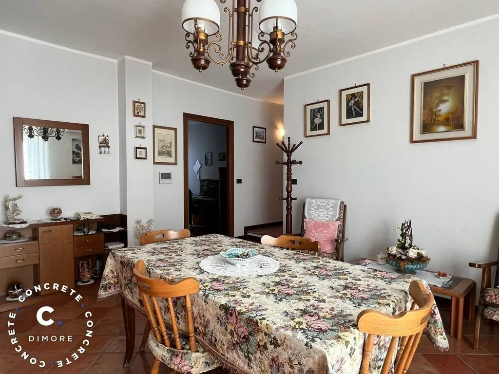 Söögituba - Luxury Bifamiliar Villa with Private Garden in Chieri