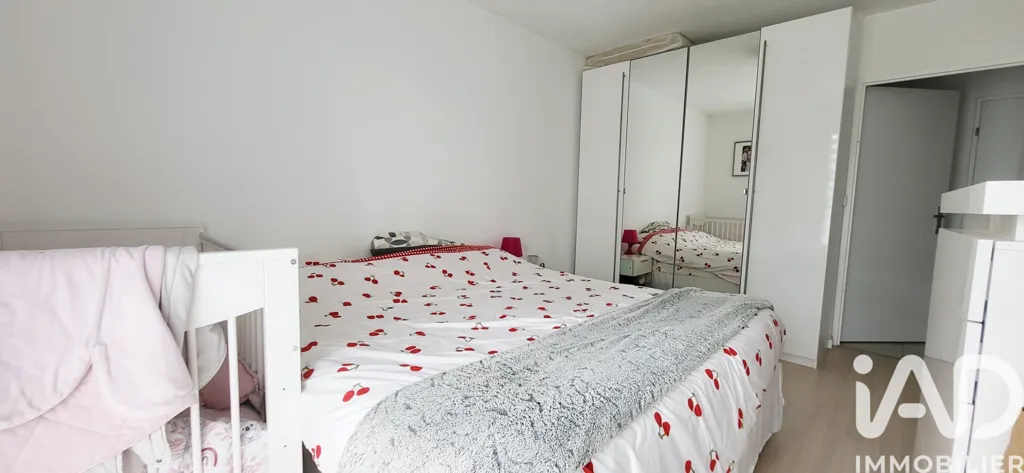 Bedrooms - Apartment with Private Garden in Le Blanc-Mesnil