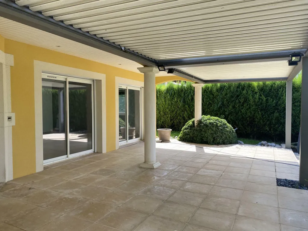 Terrace - Villa with Pool near Villefranche-sur-Saône