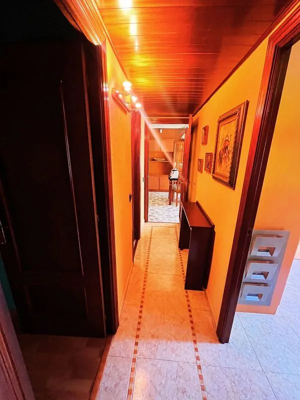 Hallway - 3-Bedroom Flat with Terrace in Reyes