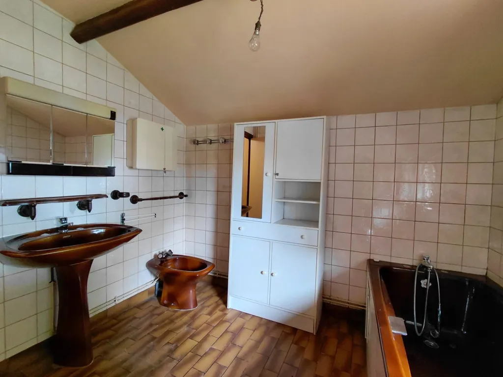 Bagni - Longère with Workshop near Aigle