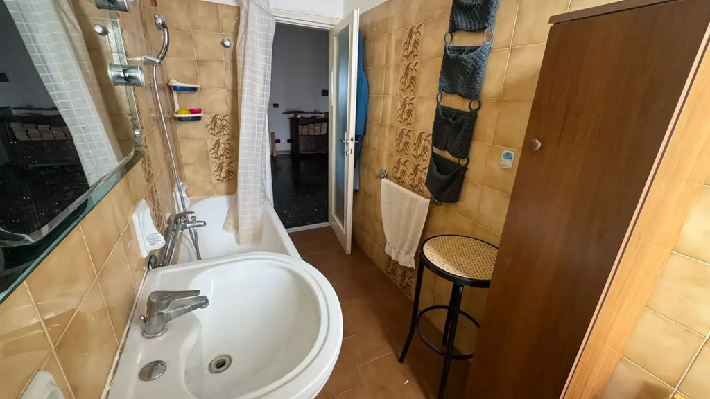 Bagni - Apartment with Balcony in Florence
