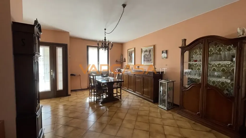 Salle à manger - Terraced Villa with Garden in Martinengo