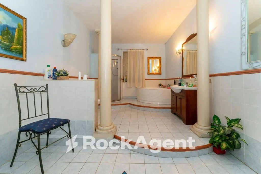 Vannitoad - Ancient Farmhouse with Panoramic Views in Giarre
