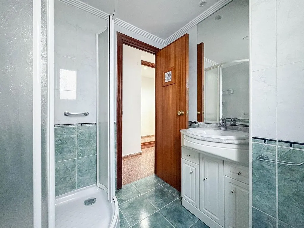 Vannitoad - Apartment with Balcony and Rooftop Access in Ruzafa