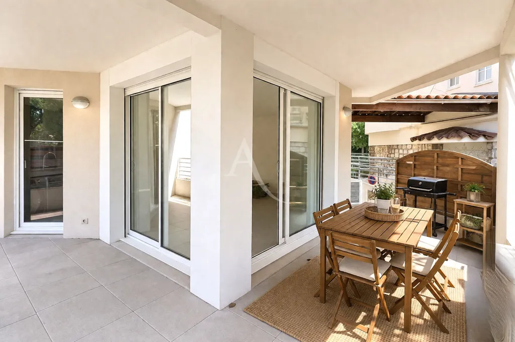 Terrazza - Renovated T3 with Garden in St Barnabé Centre