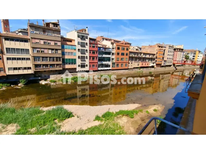 Apartment with Balcony and River View in Girona