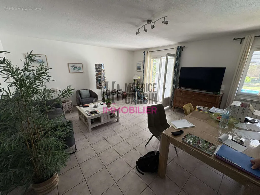 Soggiorno - Detached House with Pool in Le Thor