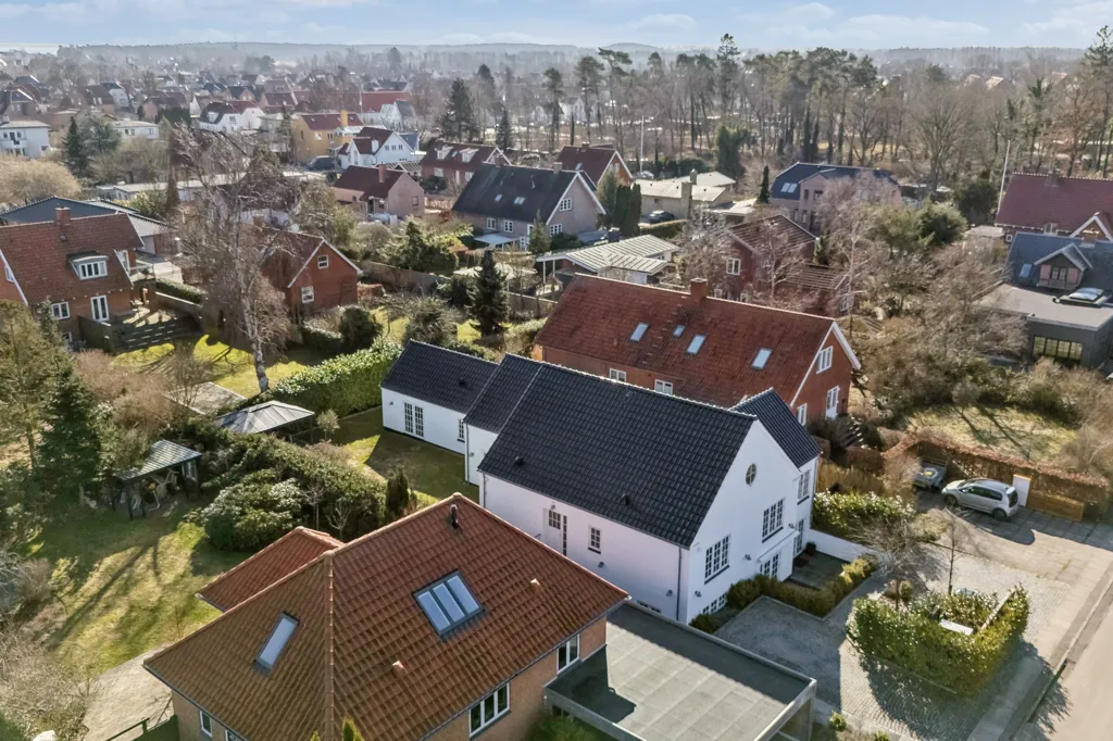 Vue aérienne - Villa with Solar Panels near Køge Torv