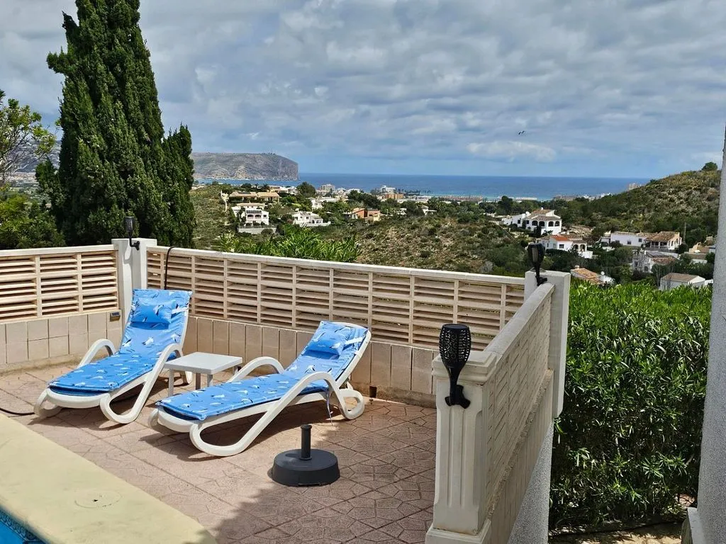 Piscine - Traditional Villa with Pool in Adsubia