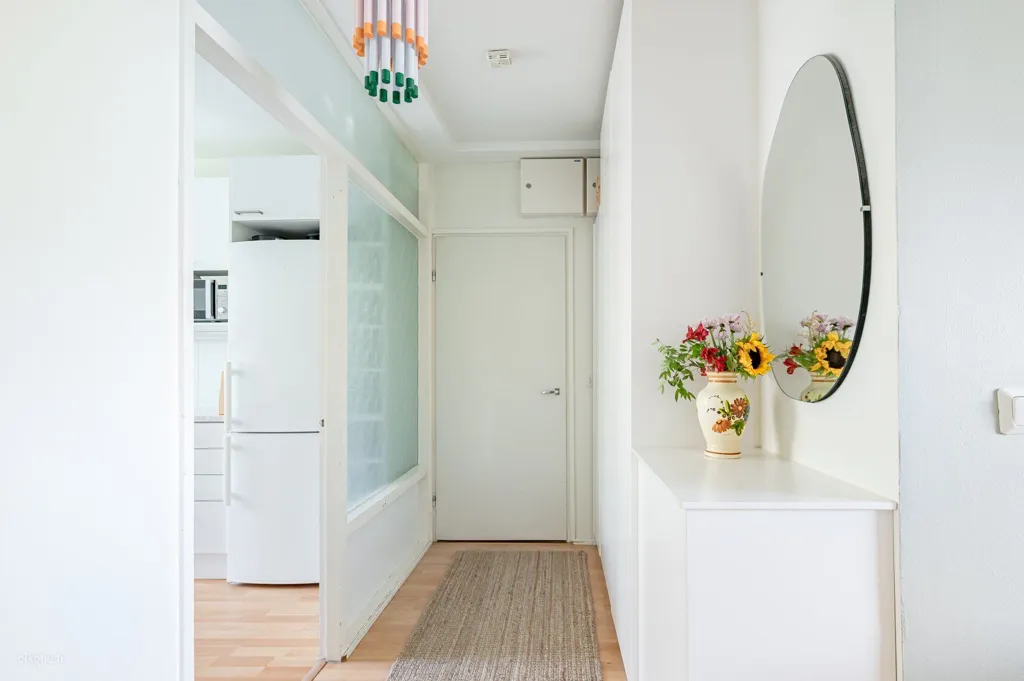 hallway_entrance