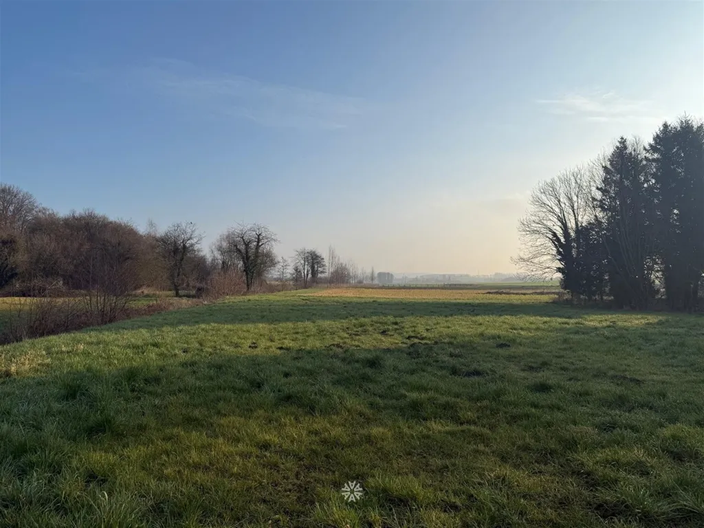 Aed - Landscaped Plot with Views in Celles