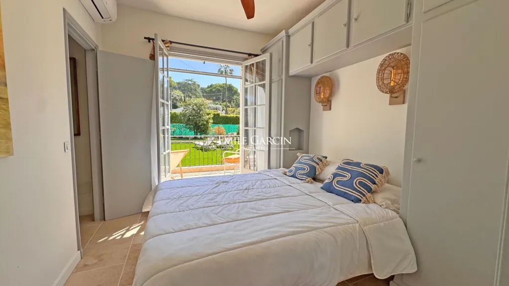 Chambres - Maison Rénovée avec Piscine près des Plages du Cap d'Antibes