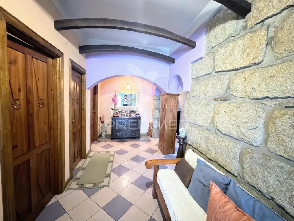 Hallway - Detached House with Solar Exposure in Guimarães