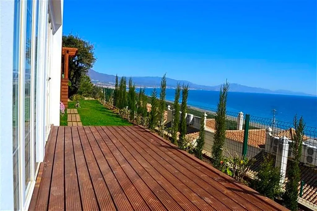 Terrass - Luxury Villa with Panoramic Views in La Duquesa