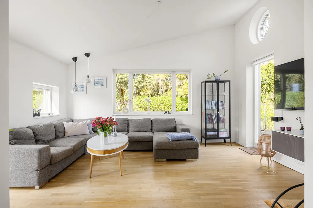 Living Room - 1952 Villa with Garden in Gentofte