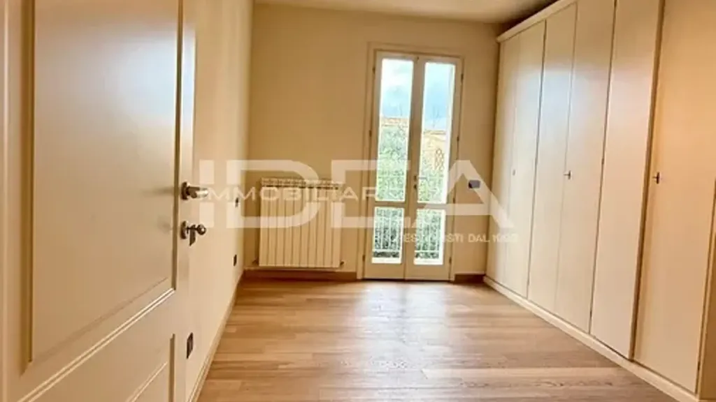 Rooms - Contemporary Villa with Balconies in Lucca