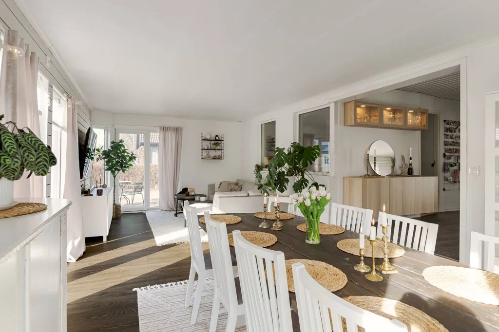 Salle à manger - Two-Storey House with Balcony in Jönköping