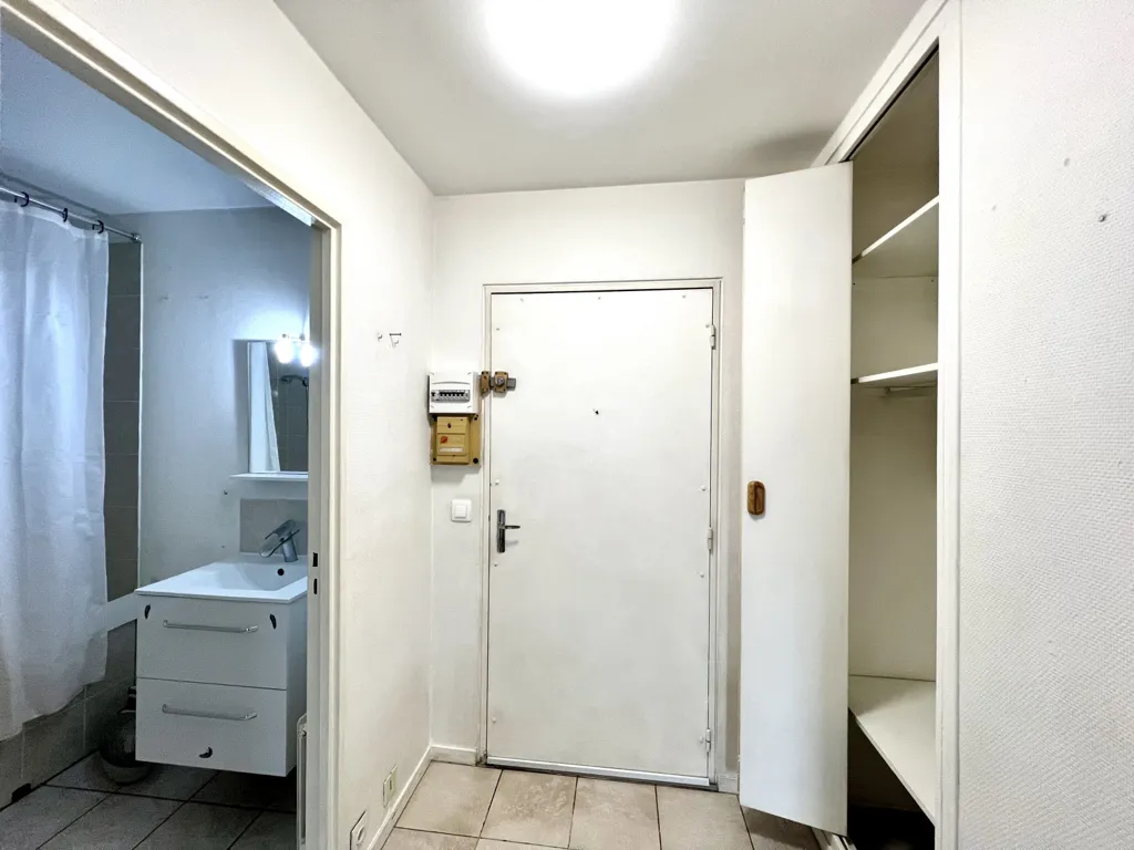 Vannitoad - Studio with Parking in Sevran Village