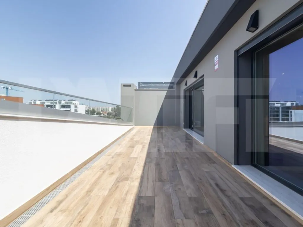 Terrass - Luxury Duplex with Private Parking in Montijo