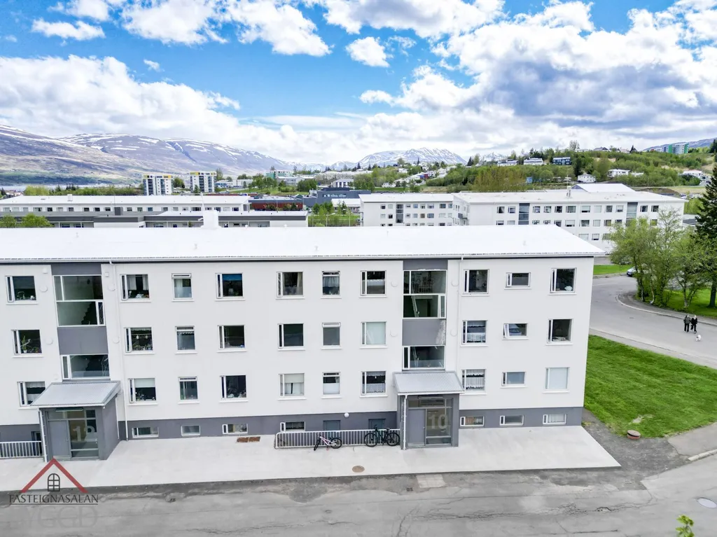 Välivaade - Apartment with South Balcony in Akureyri