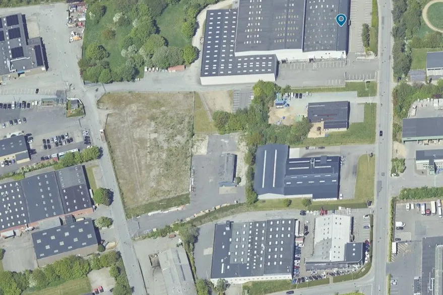 Commercial Plot near E45 in Business Area