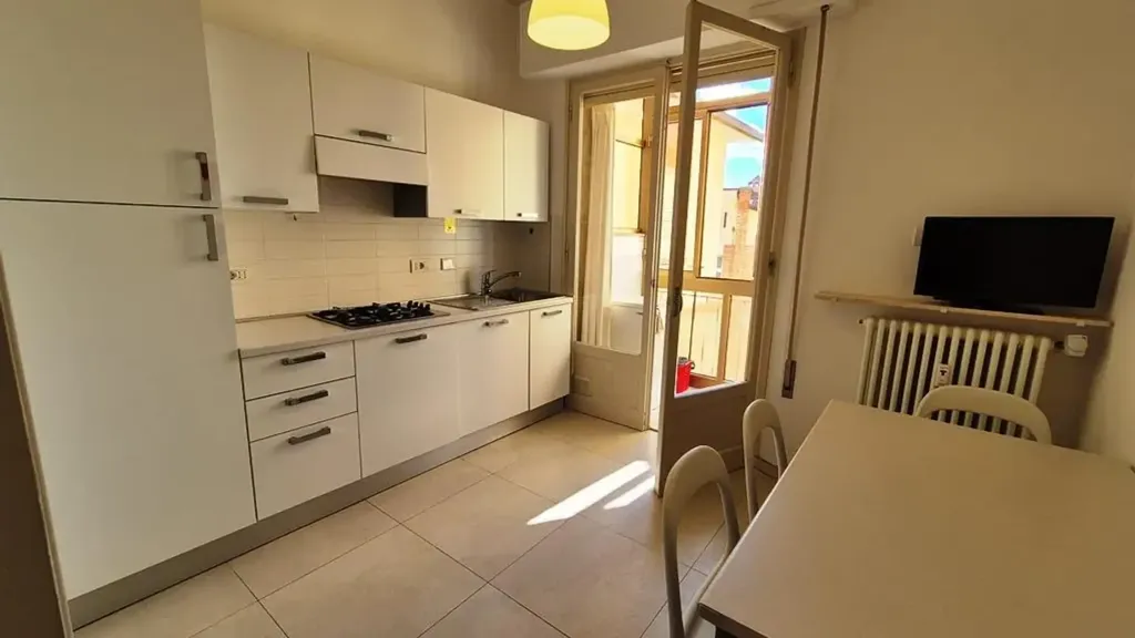 Cuisine - Bright Apartment with Terrace in Siena